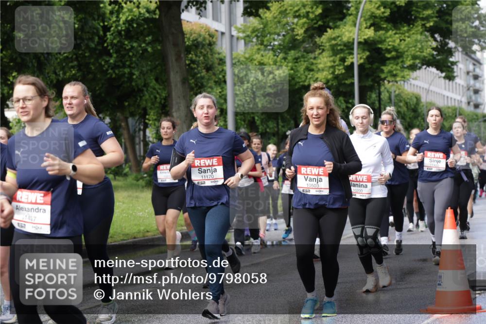 14.06.2026 - REWE Women's Run Jannik Wohlers http://msf.ph/oto/9798058 14.06.2026 09:12:20 Laufen 1437, 57, 11170, 10503, 7, 10200, 11420, 93, 02, 22 meine-sportfotos.de