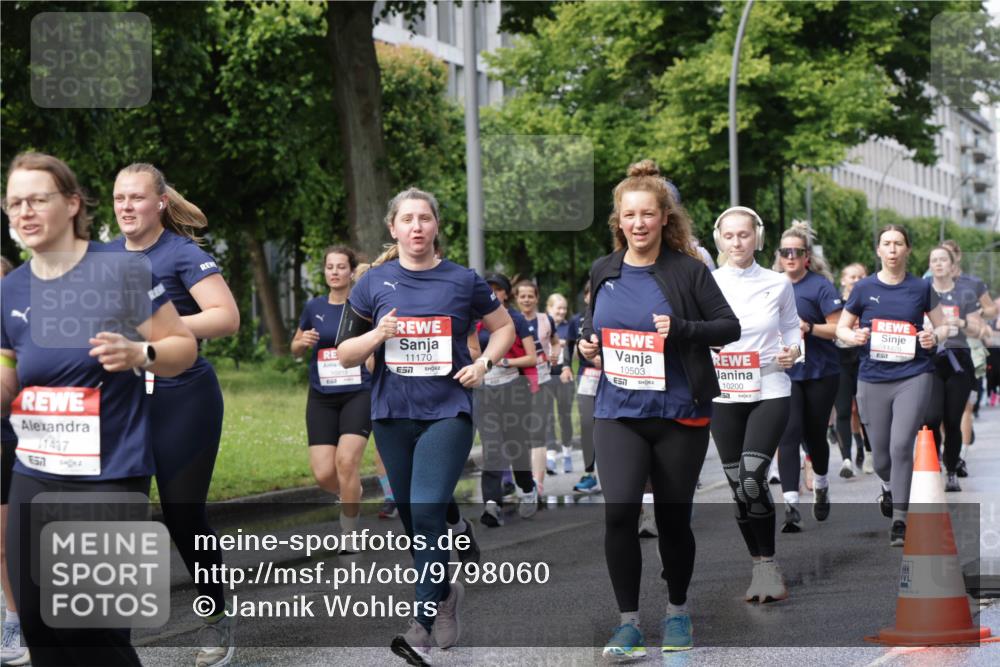 14.06.2026 - REWE Women's Run Jannik Wohlers http://msf.ph/oto/9798060 14.06.2026 09:12:20 Laufen 1437, 517, 10818, 11170, 7, 10503, 7, 10200, 11420 meine-sportfotos.de