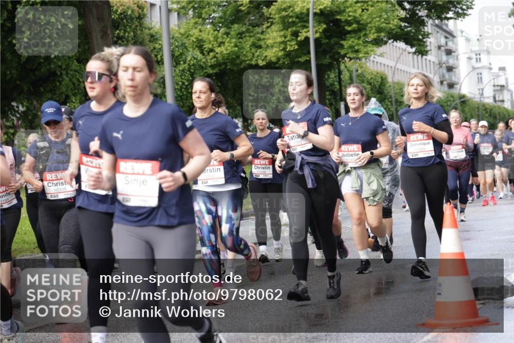 14.06.2026 - REWE Women's Run Jannik Wohlers http://msf.ph/oto/9798062 14.06.2026 09:12:24 Laufen 1195, 10305, 57, 10928, 57, 11239, 10767, 10147, 11349 meine-sportfotos.de