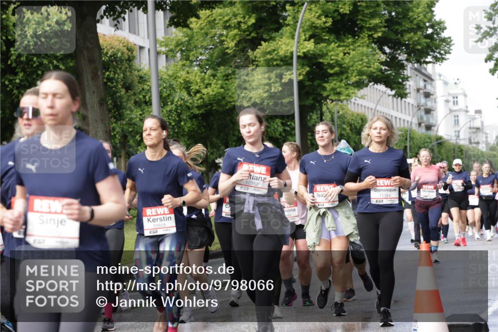 14.06.2026 - REWE Women's Run Jannik Wohlers http://msf.ph/oto/9798066 14.06.2026 09:12:24 Laufen 10928, 57, 10767, 7, 10, 040, 11349 meine-sportfotos.de