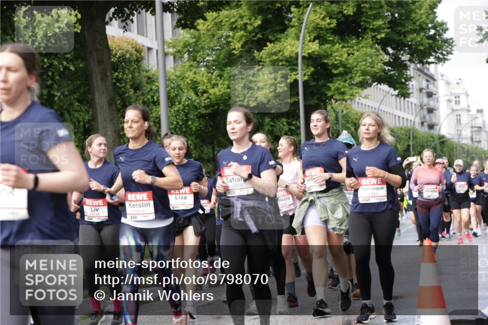 14.06.2026 - REWE Women's Run Jannik Wohlers http://msf.ph/oto/9798070 14.06.2026 09:12:25 Laufen 10145, 10928, 51, 10146, 577, 10767, 517, 0040, 62, 11349, 7, 11 meine-sportfotos.de