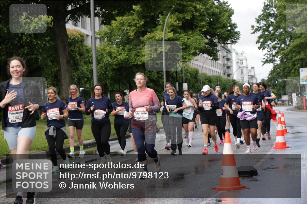 14.06.2026 - REWE Women's Run Jannik Wohlers http://msf.ph/oto/9798123 14.06.2026 09:12:30 Laufen 11282, 657, 10457, 10456 meine-sportfotos.de