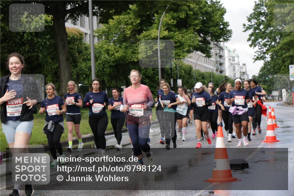 14.06.2026 - REWE Women's Run Jannik Wohlers http://msf.ph/oto/9798124 14.06.2026 09:12:30 Laufen 11282, 7, 10456, 1090, 12, 9, 9 meine-sportfotos.de