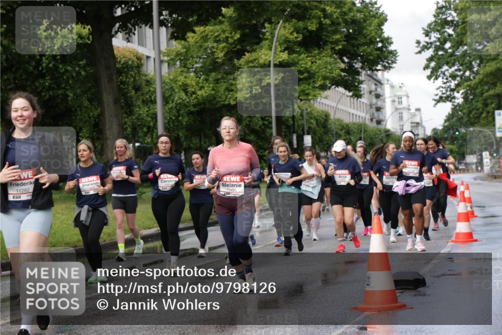 14.06.2026 - REWE Women's Run Jannik Wohlers http://msf.ph/oto/9798126 14.06.2026 09:12:30 Laufen 11282, 7, 10457, 10916, 10456 meine-sportfotos.de