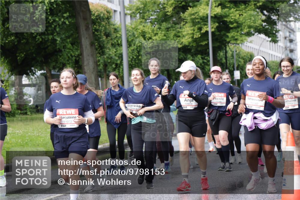 14.06.2026 - REWE Women's Run Jannik Wohlers http://msf.ph/oto/9798153 14.06.2026 09:12:34 Laufen 11072, 11317, 10909, 57, 11088, 10182, 57, 10751, 9302, 22 meine-sportfotos.de