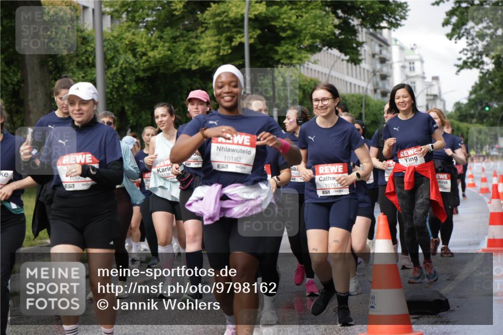 14.06.2026 - REWE Women's Run Jannik Wohlers http://msf.ph/oto/9798162 14.06.2026 09:12:35 Laufen 10905, 577, 11381, 088, 10182, 577, 1102, 10751, 11277, 0222 meine-sportfotos.de