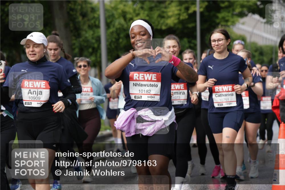14.06.2026 - REWE Women's Run Jannik Wohlers http://msf.ph/oto/9798163 14.06.2026 09:12:35 Laufen 10909, 7, 10182, 57, 1073, 7, 10751 meine-sportfotos.de