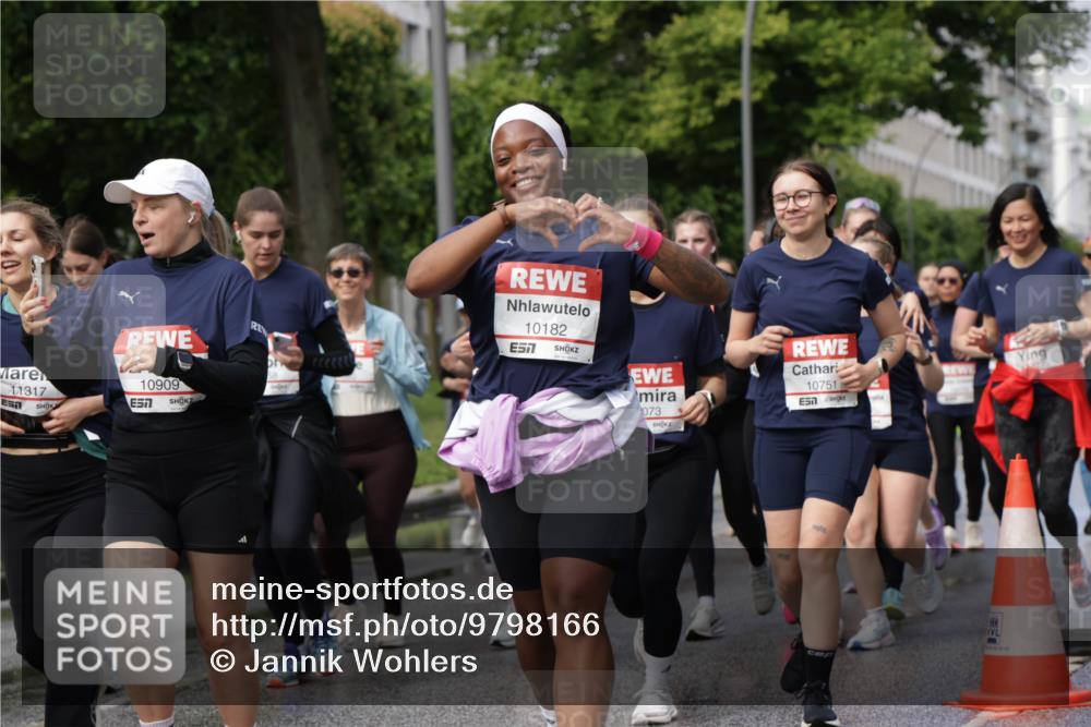14.06.2026 - REWE Women's Run Jannik Wohlers http://msf.ph/oto/9798166 14.06.2026 09:12:36 Laufen 11317, 10909, 557, 10182, 57, 073, 10751 meine-sportfotos.de