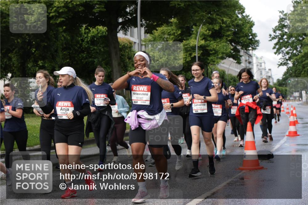 14.06.2026 - REWE Women's Run Jannik Wohlers http://msf.ph/oto/9798172 14.06.2026 09:12:36 Laufen 10909, 57, 10182, 657, 10751, 1168 meine-sportfotos.de