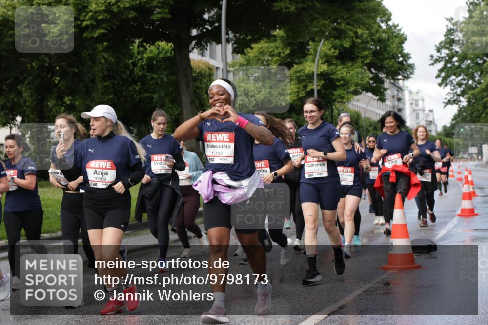 14.06.2026 - REWE Women's Run Jannik Wohlers http://msf.ph/oto/9798173 14.06.2026 09:12:36 Laufen 10909, 10758, 10182, 577, 73, 10751, 1168 meine-sportfotos.de