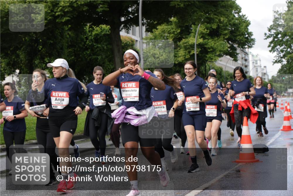 14.06.2026 - REWE Women's Run Jannik Wohlers http://msf.ph/oto/9798175 14.06.2026 09:12:36 Laufen 11237, 11317, 10909, 10182, 10758, 11073, 10, 10751, 11168 meine-sportfotos.de