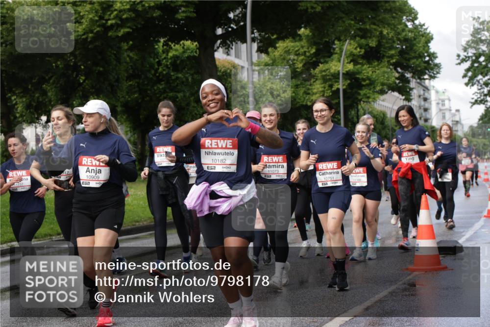 14.06.2026 - REWE Women's Run Jannik Wohlers http://msf.ph/oto/9798178 14.06.2026 09:12:36 Laufen 11237, 10909, 57, 1075, 10182, 7, 11073, 10751, 11168 meine-sportfotos.de