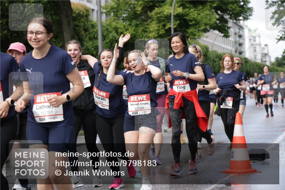 14.06.2026 - REWE Women's Run Jannik Wohlers http://msf.ph/oto/9798183 14.06.2026 09:12:37 Laufen 10751, 517, 11029, 11168, 7, 461, 11277, 3, 02, 22 meine-sportfotos.de