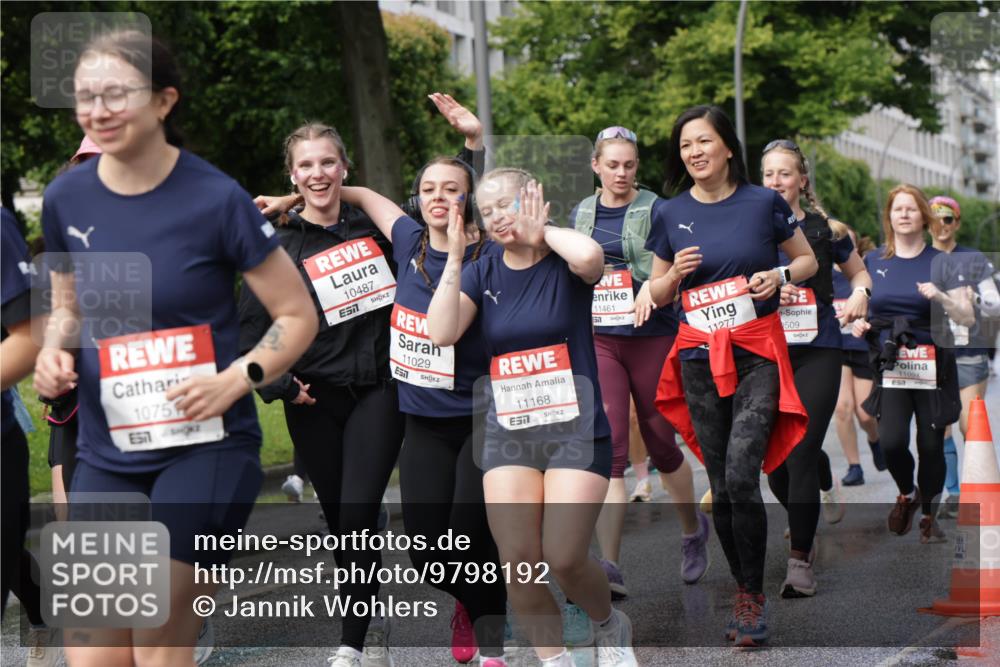 14.06.2026 - REWE Women's Run Jannik Wohlers http://msf.ph/oto/9798192 14.06.2026 09:12:38 Laufen 1075, 10487, 7, 11029, 11168, 51, 11461, 51, 11277, 509, 11094, 02, 22 meine-sportfotos.de
