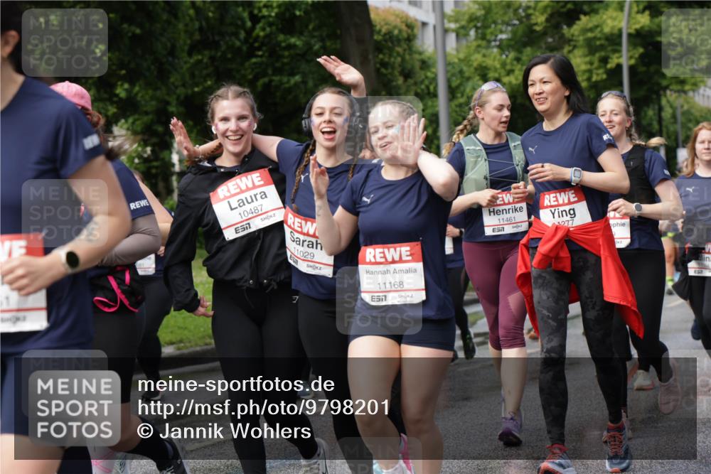 14.06.2026 - REWE Women's Run Jannik Wohlers http://msf.ph/oto/9798201 14.06.2026 09:12:38 Laufen 61, 10487, 7, 11029, 11168, 57, 7, 11461, 277, 9 meine-sportfotos.de