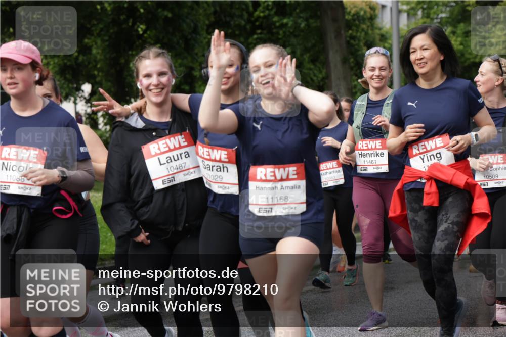 14.06.2026 - REWE Women's Run Jannik Wohlers http://msf.ph/oto/9798210 14.06.2026 09:12:39 Laufen 11088, 10487, 57, 11029, 11168, 7, 10560, 157, 11461, 7, 10509, 7 meine-sportfotos.de