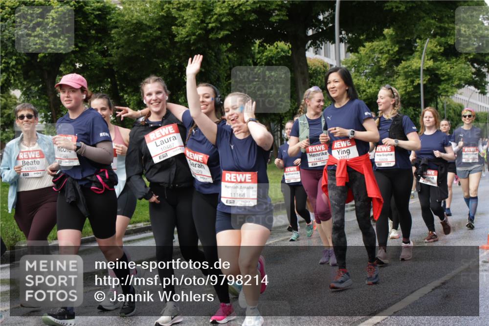 14.06.2026 - REWE Women's Run Jannik Wohlers http://msf.ph/oto/9798214 14.06.2026 09:12:39 Laufen 11380, 11088, 10487, 7, 1029, 11168, 57, 11461, 11277, 10509 meine-sportfotos.de