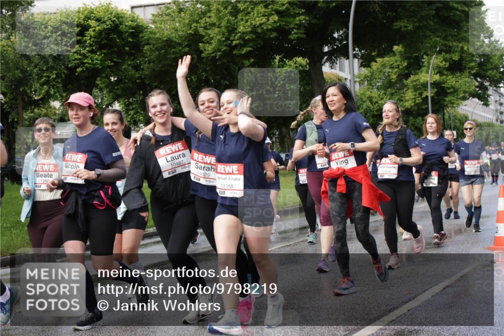 14.06.2026 - REWE Women's Run Jannik Wohlers http://msf.ph/oto/9798219 14.06.2026 09:12:39 Laufen 11380, 57, 1108, 10487, 657, 11029, 11168, 440, 10509 meine-sportfotos.de