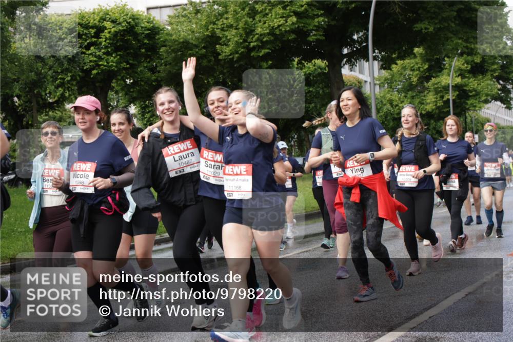 14.06.2026 - REWE Women's Run Jannik Wohlers http://msf.ph/oto/9798220 14.06.2026 09:12:39 Laufen 1138, 11088, 10487, 11029, 11168, 5577, 277, 10509 meine-sportfotos.de