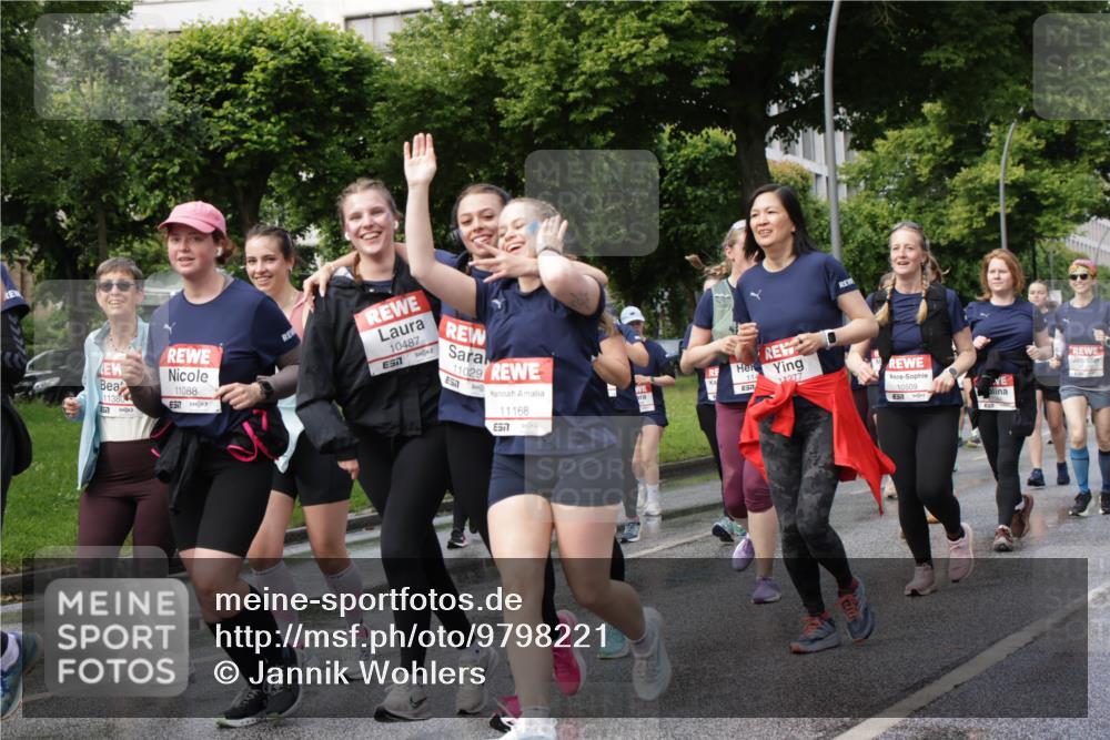 14.06.2026 - REWE Women's Run Jannik Wohlers http://msf.ph/oto/9798221 14.06.2026 09:12:39 Laufen 11380, 51, 11088, 10487, 11029, 11168, 57, 1277, 10509 meine-sportfotos.de