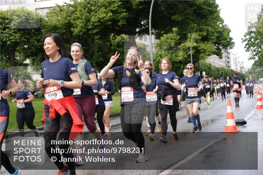 14.06.2026 - REWE Women's Run Jannik Wohlers http://msf.ph/oto/9798231 14.06.2026 09:12:40 Laufen 61, 11277, 10509, 6, 10175 meine-sportfotos.de