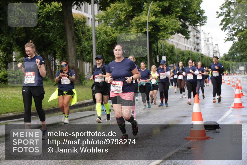14.06.2026 - REWE Women's Run Jannik Wohlers http://msf.ph/oto/9798274 14.06.2026 09:12:46 Laufen 10216, 11249, 10746, 57 meine-sportfotos.de