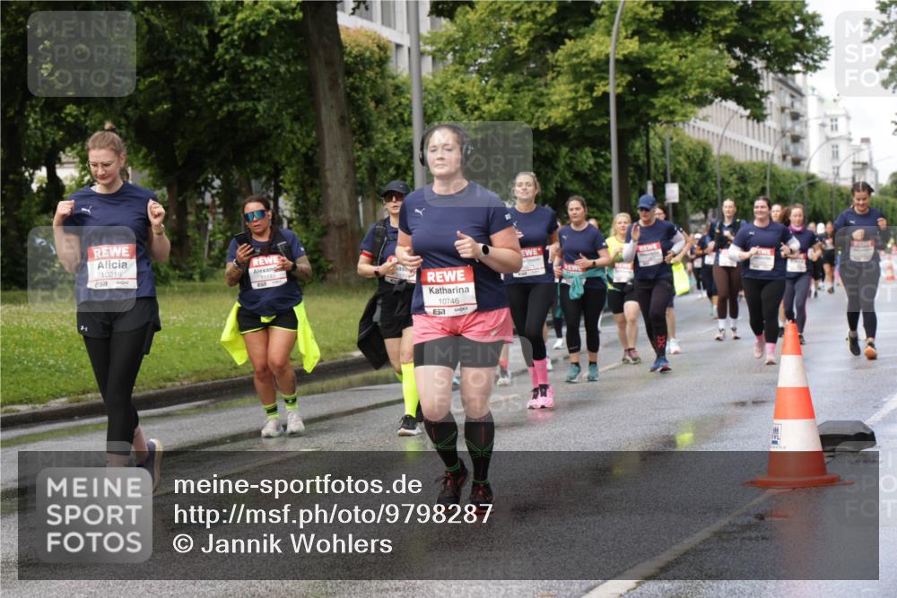 14.06.2026 - REWE Women's Run Jannik Wohlers http://msf.ph/oto/9798287 14.06.2026 09:12:46 Laufen 10216, 11249, 10746, 7 meine-sportfotos.de