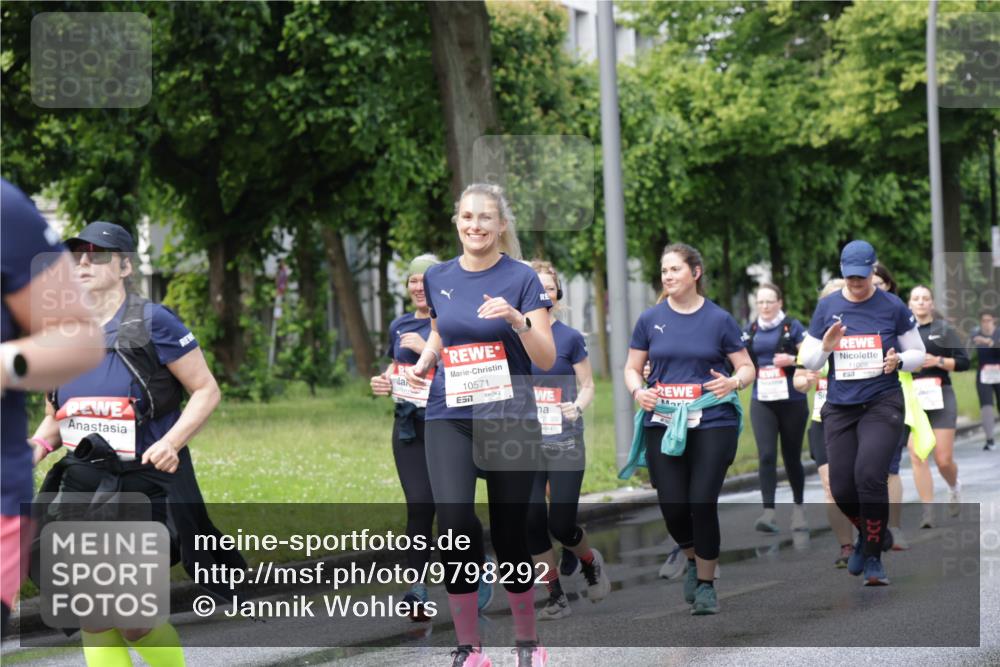 14.06.2026 - REWE Women's Run Jannik Wohlers http://msf.ph/oto/9798292 14.06.2026 09:12:48 Laufen 10571, 7, 11028 meine-sportfotos.de