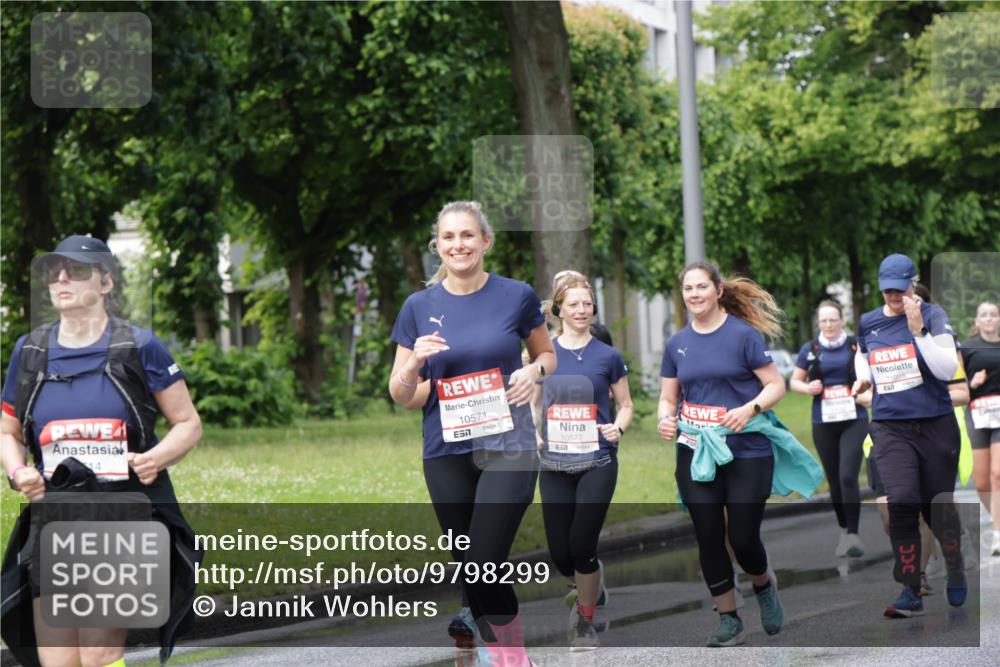 14.06.2026 - REWE Women's Run Jannik Wohlers http://msf.ph/oto/9798299 14.06.2026 09:12:49 Laufen 10571, 7, 10577, 57, 11028, 511 meine-sportfotos.de