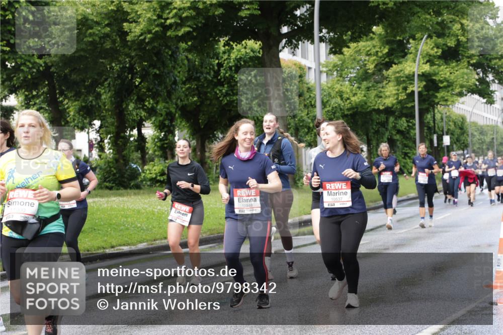 14.06.2026 - REWE Women's Run Jannik Wohlers http://msf.ph/oto/9798342 14.06.2026 09:12:55 Laufen 11000, 77, 10948, 10537, 7 meine-sportfotos.de