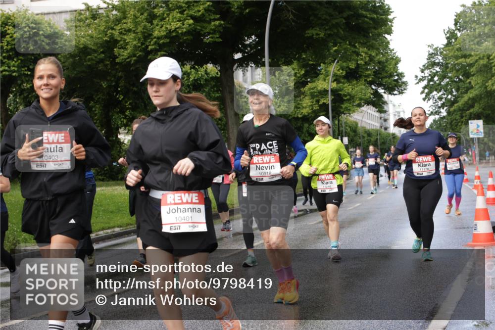 14.06.2026 - REWE Women's Run Jannik Wohlers http://msf.ph/oto/9798419 14.06.2026 09:13:13 Laufen 7, 0403, 10401, 57, 10918, 11178 meine-sportfotos.de