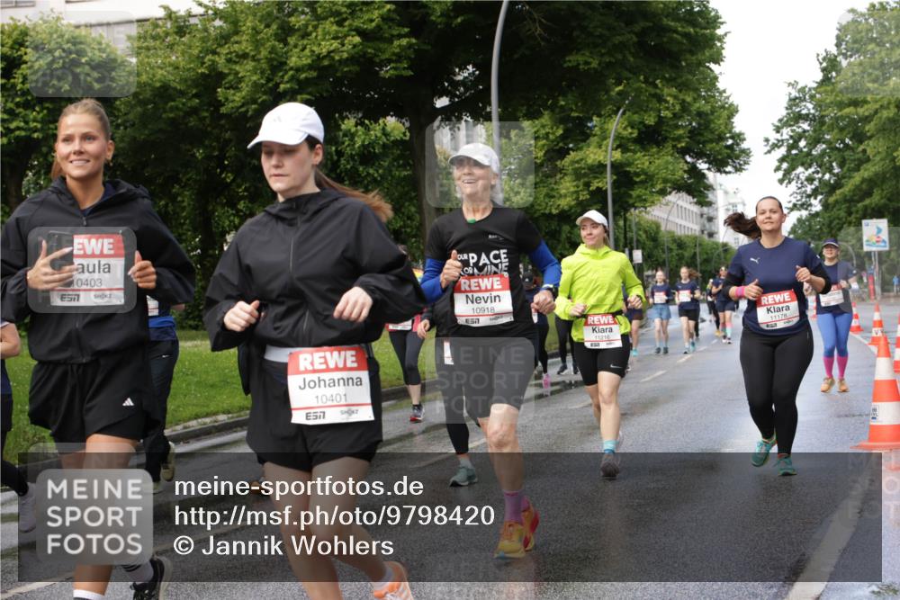 14.06.2026 - REWE Women's Run Jannik Wohlers http://msf.ph/oto/9798420 14.06.2026 09:13:13 Laufen 10403, 57, 10401, 657, 10918, 7, 11216, 11178 meine-sportfotos.de