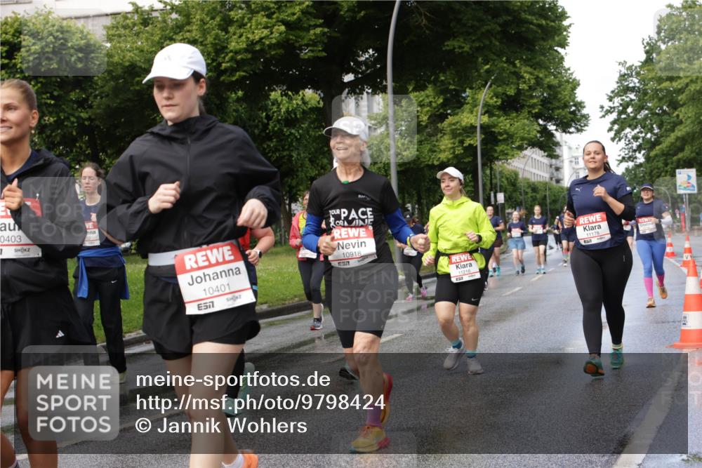 14.06.2026 - REWE Women's Run Jannik Wohlers http://msf.ph/oto/9798424 14.06.2026 09:13:13 Laufen 0403, 7, 10401, 57, 10918, 7, 11178, 657, 11216, 57 meine-sportfotos.de