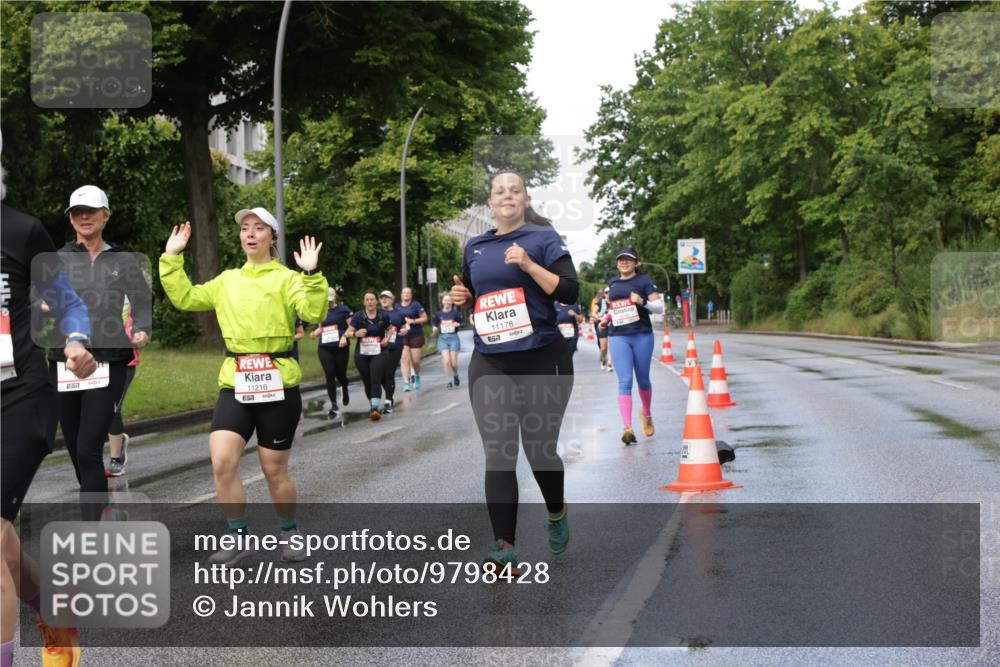 14.06.2026 - REWE Women's Run Jannik Wohlers http://msf.ph/oto/9798428 14.06.2026 09:13:14 Laufen 57, 11216, 11178, 6577 meine-sportfotos.de