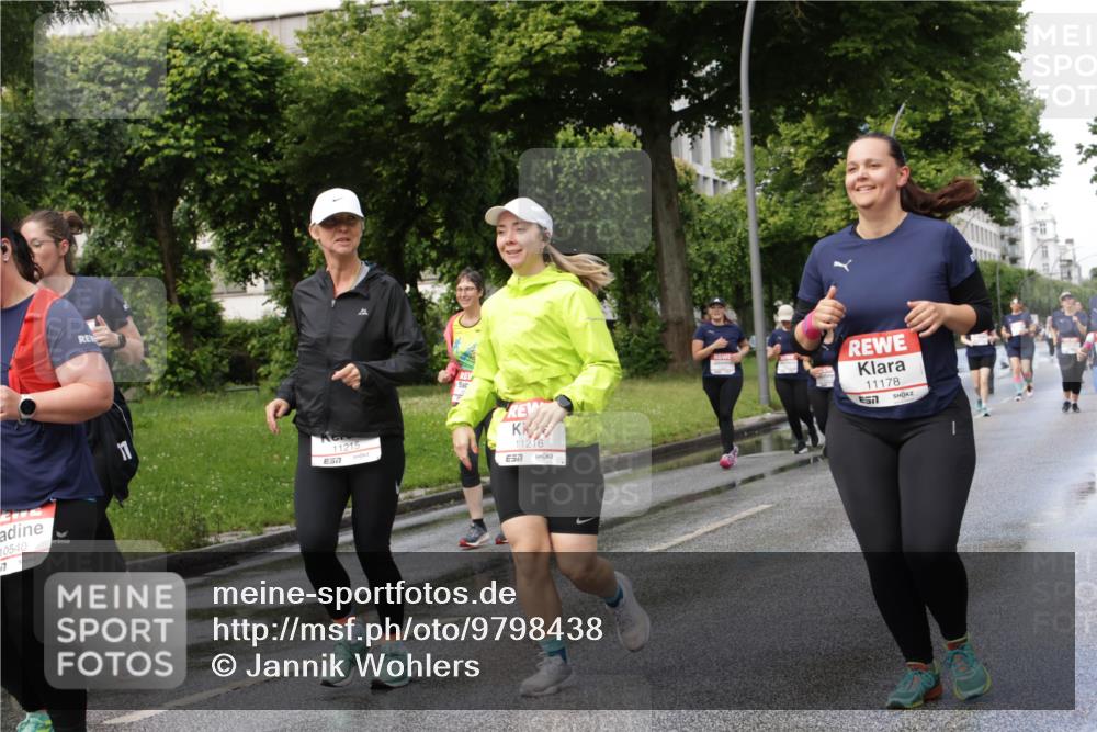 14.06.2026 - REWE Women's Run Jannik Wohlers http://msf.ph/oto/9798438 14.06.2026 09:13:15 Laufen 10540, 7, 11, 11215, 1, 11216, 7, 11178, 7 meine-sportfotos.de