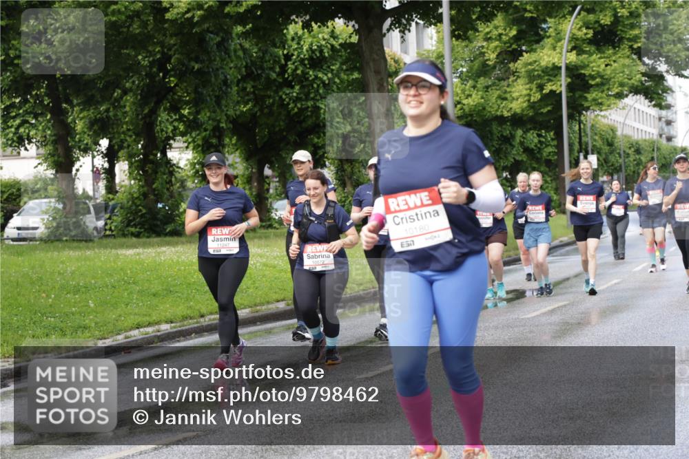 14.06.2026 - REWE Women's Run Jannik Wohlers http://msf.ph/oto/9798462 14.06.2026 09:13:19 Laufen 11247, 10572, 10180, 57 meine-sportfotos.de