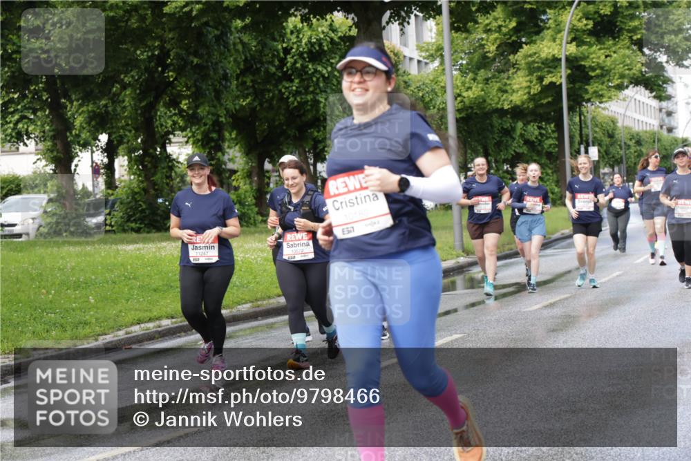 14.06.2026 - REWE Women's Run Jannik Wohlers http://msf.ph/oto/9798466 14.06.2026 09:13:19 Laufen 11247, 10572, 10180, 7 meine-sportfotos.de