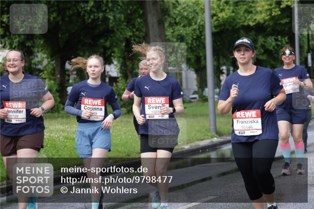 14.06.2026 - REWE Women's Run Jannik Wohlers http://msf.ph/oto/9798477 14.06.2026 09:13:24 Laufen 10729, 49, 1023, 7, 10446, 7, 10484, 517 meine-sportfotos.de