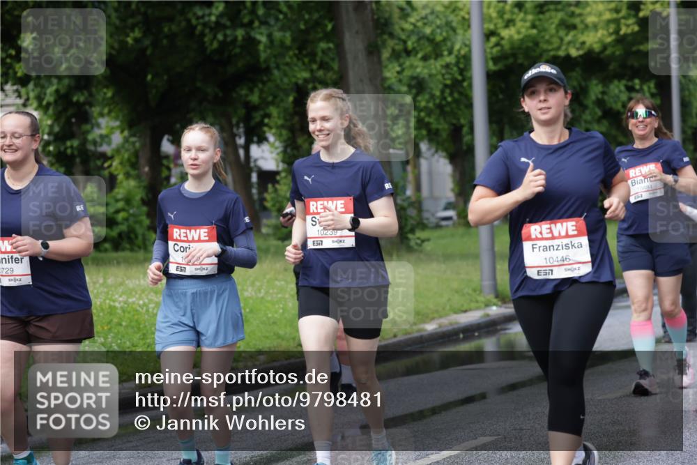 14.06.2026 - REWE Women's Run Jannik Wohlers http://msf.ph/oto/9798481 14.06.2026 09:13:24 Laufen 0729, 10239, 57, 10446, 7, 10484 meine-sportfotos.de
