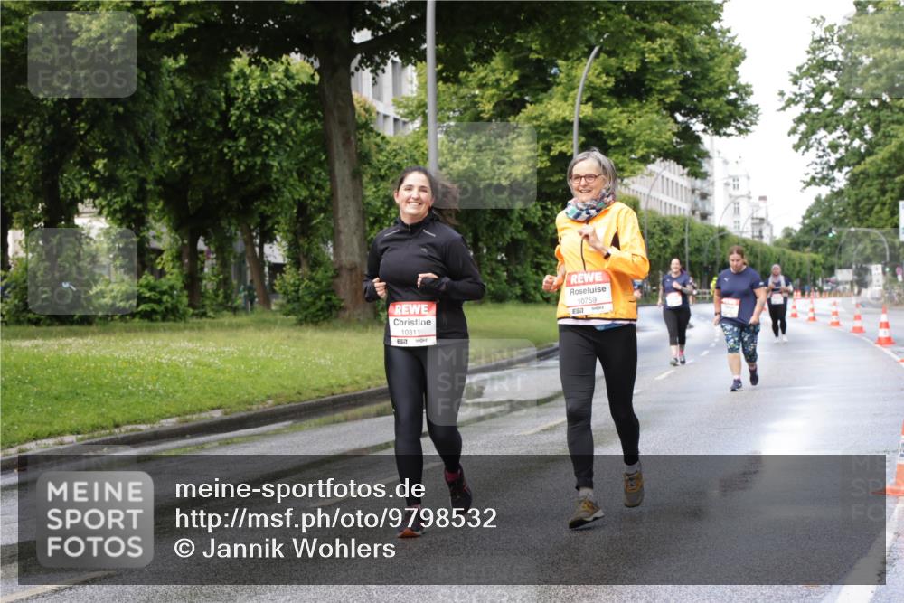 14.06.2026 - REWE Women's Run Jannik Wohlers http://msf.ph/oto/9798532 14.06.2026 09:13:33 Laufen 10311, 517, 10759, 57 meine-sportfotos.de
