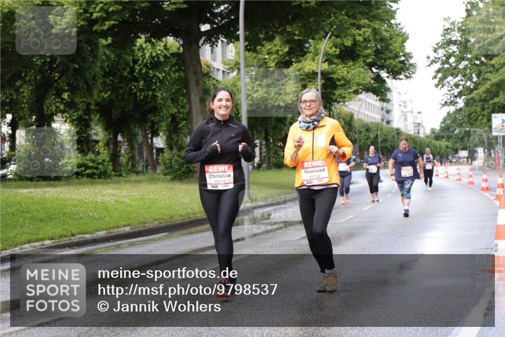 14.06.2026 - REWE Women's Run Jannik Wohlers http://msf.ph/oto/9798537 14.06.2026 09:13:33 Laufen 10311, 10759, 57 meine-sportfotos.de