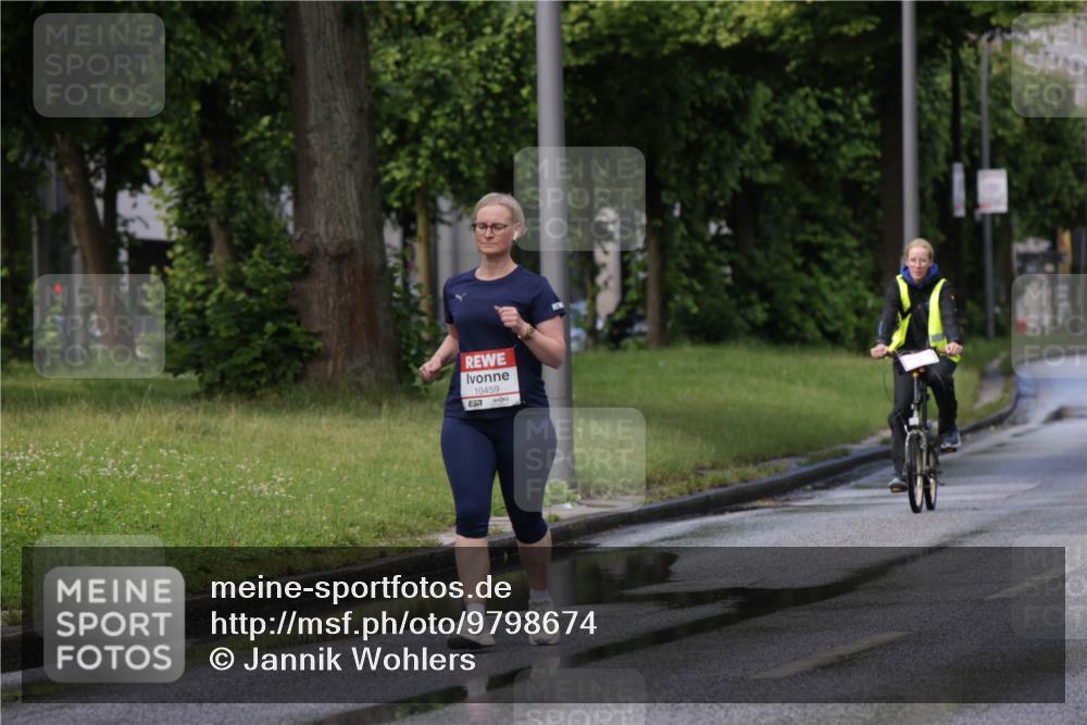 14.06.2026 - REWE Women's Run Jannik Wohlers http://msf.ph/oto/9798674 14.06.2026 09:14:41 Laufen 10459, 7 meine-sportfotos.de