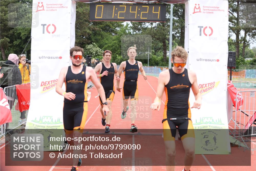 14.06.2026 - 7 Türme Triathlon Andreas Tolksdorf http://msf.ph/oto/9799090 14.06.2026 11:54:24 Ziel 424, 436, 437, 438, 439 meine-sportfotos.de