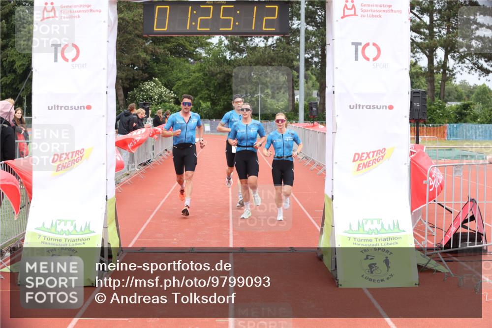 14.06.2026 - 7 Türme Triathlon Andreas Tolksdorf http://msf.ph/oto/9799093 14.06.2026 11:55:12 Ziel 523, 524, 525, 526 meine-sportfotos.de