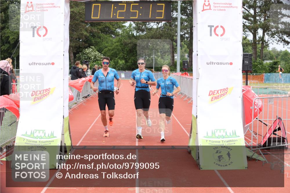 14.06.2026 - 7 Türme Triathlon Andreas Tolksdorf http://msf.ph/oto/9799095 14.06.2026 11:55:12 Ziel 523, 524, 525, 526 meine-sportfotos.de