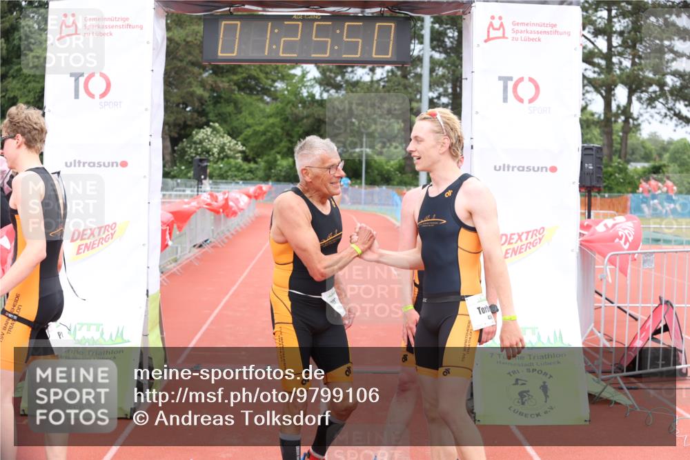 14.06.2026 - 7 Türme Triathlon Andreas Tolksdorf http://msf.ph/oto/9799106 14.06.2026 11:55:50 Ziel  meine-sportfotos.de