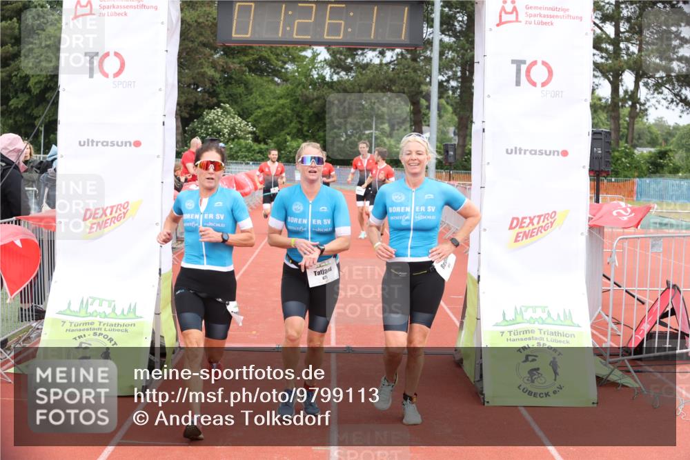 14.06.2026 - 7 Türme Triathlon Andreas Tolksdorf http://msf.ph/oto/9799113 14.06.2026 11:56:10 Ziel 416, 417, 418, 419, 479, 480, 482 meine-sportfotos.de