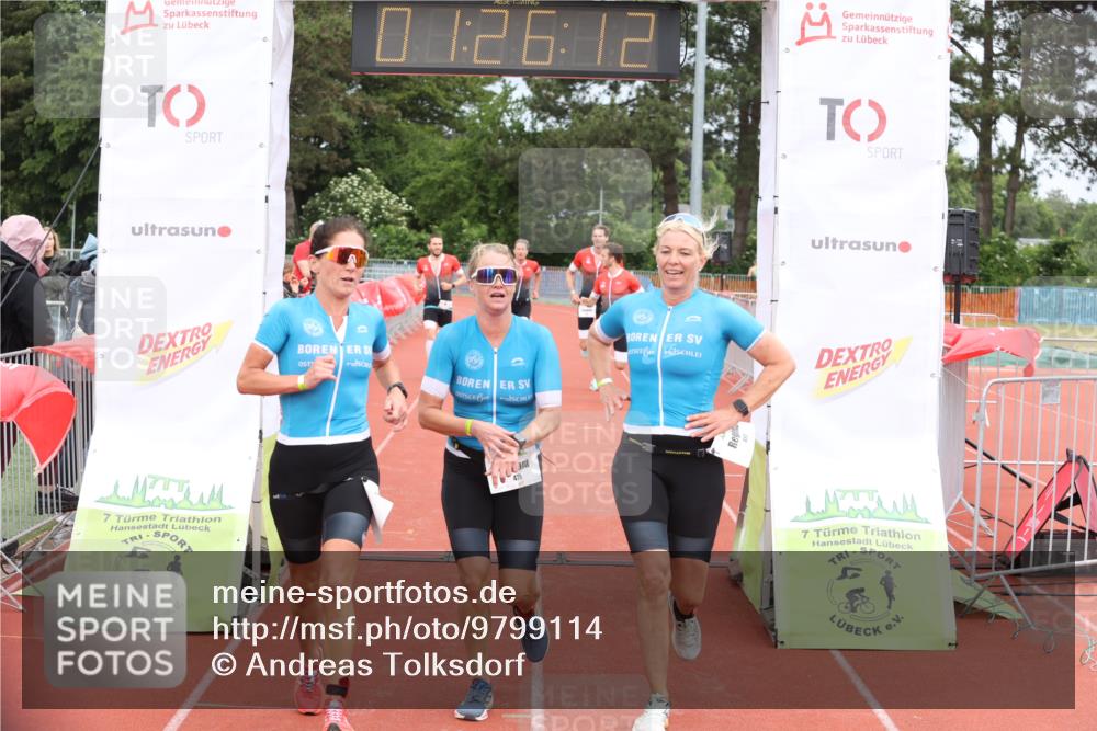 14.06.2026 - 7 Türme Triathlon Andreas Tolksdorf http://msf.ph/oto/9799114 14.06.2026 11:56:10 Ziel 416, 417, 418, 419, 479, 480, 482 meine-sportfotos.de