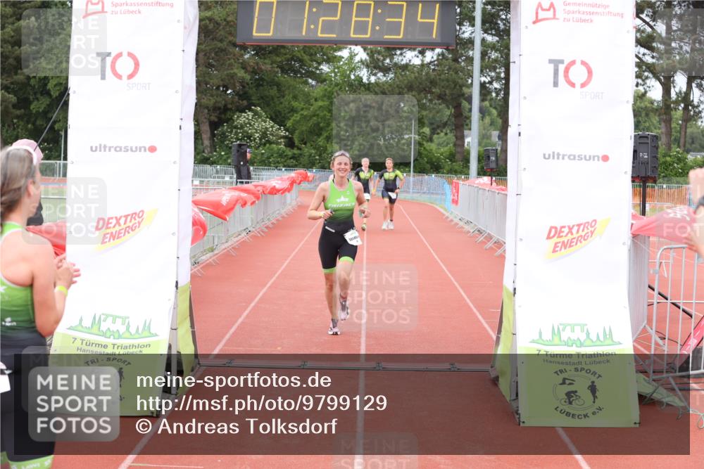 14.06.2026 - 7 Türme Triathlon Andreas Tolksdorf http://msf.ph/oto/9799129 14.06.2026 11:58:34 Ziel 487, 488, 489, 503 meine-sportfotos.de