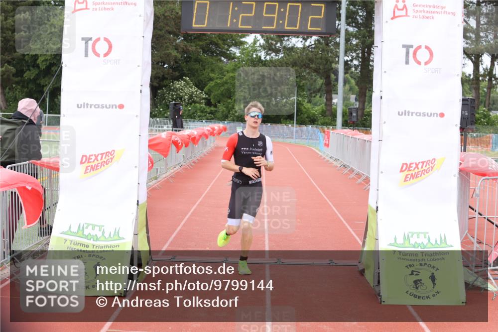 14.06.2026 - 7 Türme Triathlon Andreas Tolksdorf http://msf.ph/oto/9799144 14.06.2026 11:59:01 Ziel 413 meine-sportfotos.de